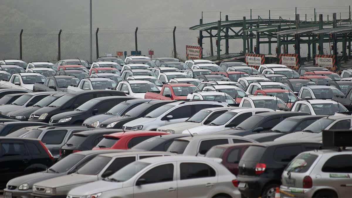 Governo estuda variar tributação para carros conforme potência