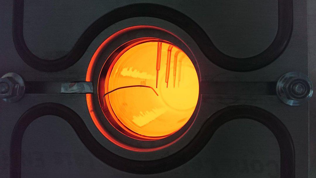 Energia solar gera calor para alimentar fornos industriais