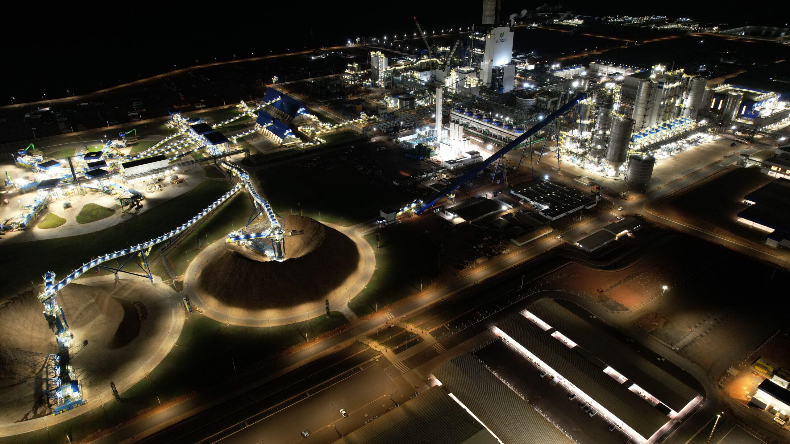 Suzano inicia operação da maior linha de produção de celulose do mundo